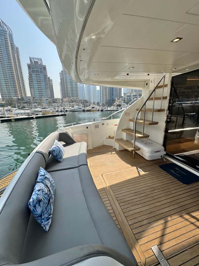 Dubai: Palm Jumeirah luxury private yacht Tour - Burj Al Arab Close-Up, the iconic reason to go