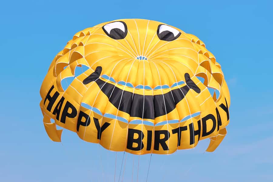 Dubai: Parasailing with Happy birthday Parachute JBR & Palm - Getting ready: what to bring and what to leave behind