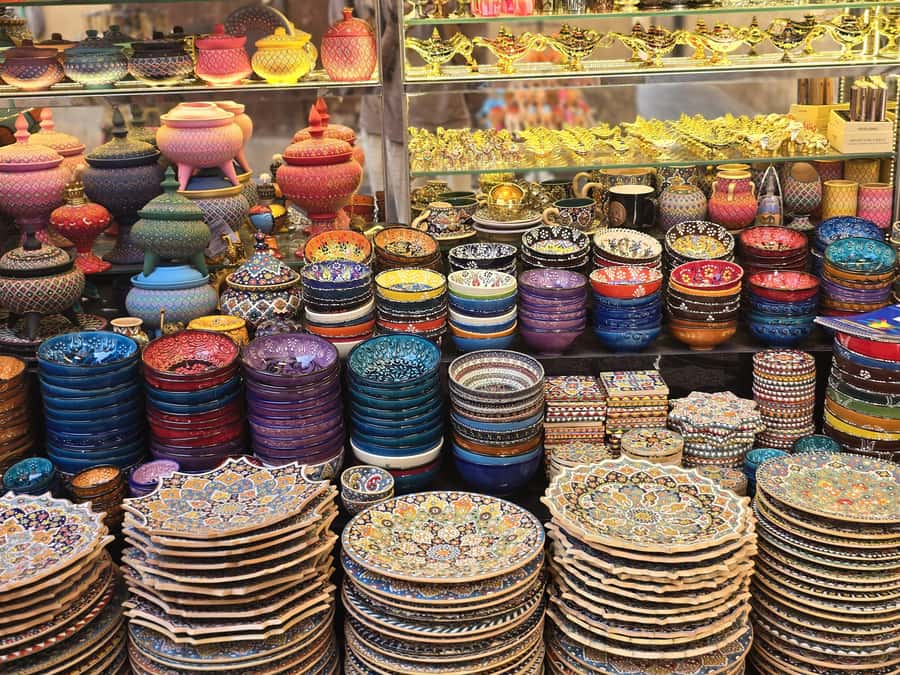 Dubai: Premium Old Town, Street Food, Souks & Boat Ride Tour - Gold Souk: Precious Stones, But Also a Lesson in Trade