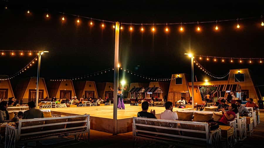 Dubai: Premium Red Dune Safari with Sandboarding & BBQ - Belly Dancing, Fire Show, Tanoura: The Evening Entertainment That Really Works