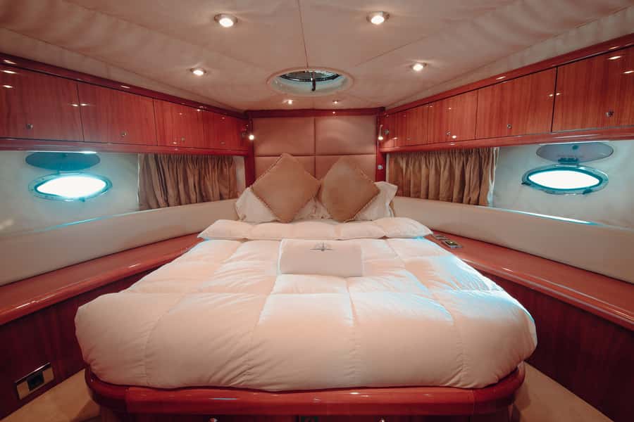 Dubai: Private Boat Cruise from Dubai Marina up to 12 people - Who this private Dubai Marina cruise suits best