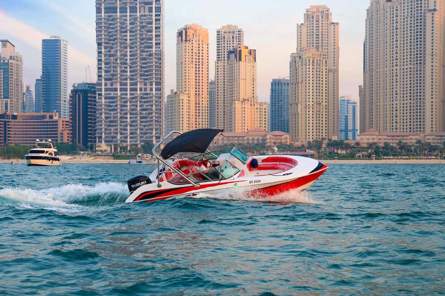 Dubai: Private Boat Tour - JBR/Burj Al Arab/Atlantis options - Getting to the water: meeting point and what to expect on arrival