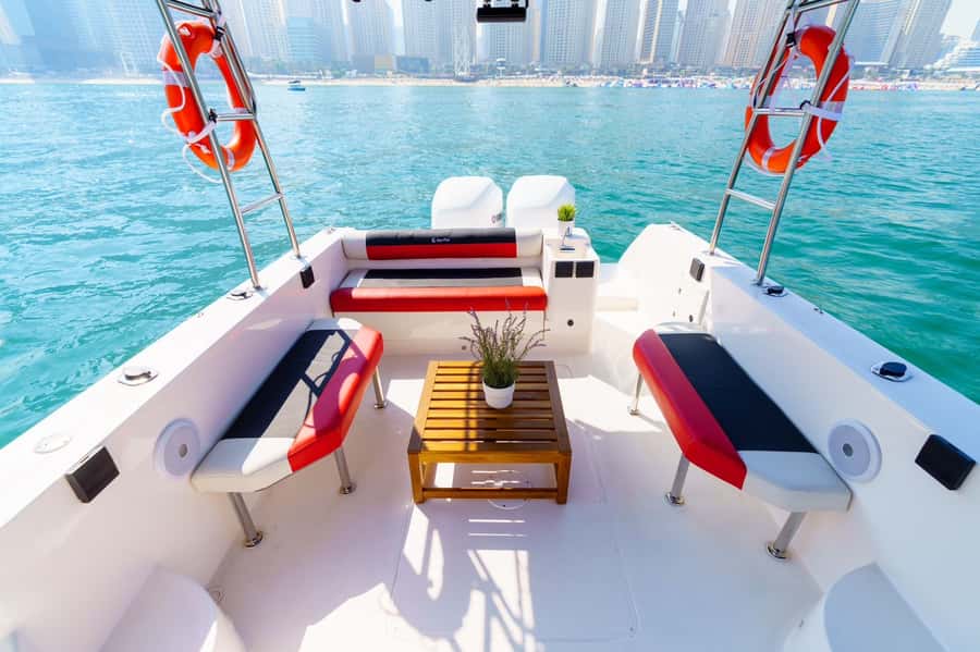 Dubai: Private Coastline Landmarks Mini-Yacht Tour - Dubai Marina Canal to JBR Beach: skyscrapers and coastline angles