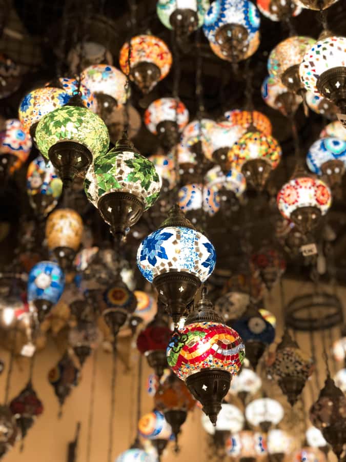 Dubai:Private Frame Entry, Mosque, Souks, Tastings& transfer - Your live guide in Arabic, English, Italian, Spanish, French