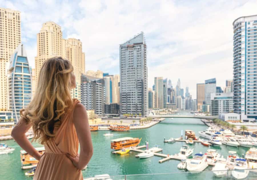 Dubai: Private Full Day City Tour with Burj Khalifa Ticket - Dubai Aquarium photo time, then back into the souks