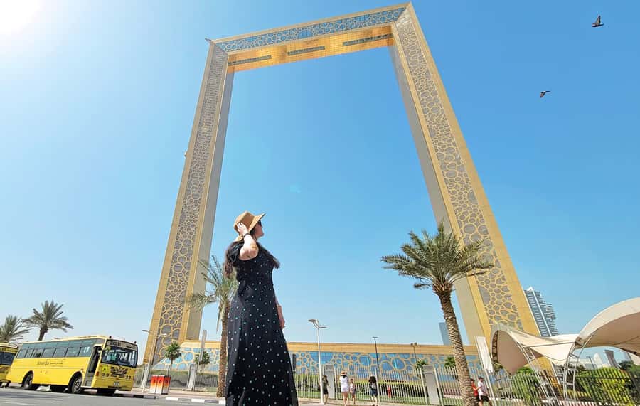 Dubai: Private Guided City Tour and Dubai Frame Entry Ticket - Museum of the Future: quick photos, useful context