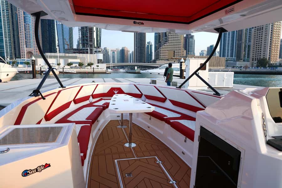 Dubai: Private Luxury Boat with Sightseeing Tour - What You’ll See on the Coast: Beaches, Islands, Architecture, Atlantis