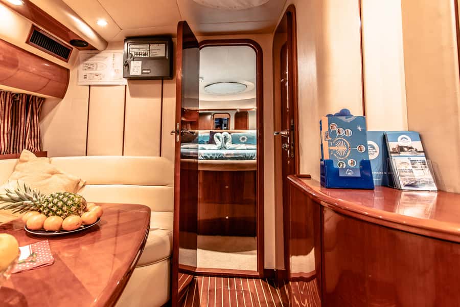 Dubai: Private Luxury Everest Yacht Cruise from Dubai Marina - Swim stops, fishing, and turning the cruise into your own plan