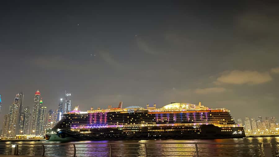 Dubai: Private Luxury Night Boat Tour - Key Highlights Worth Prioritizing
