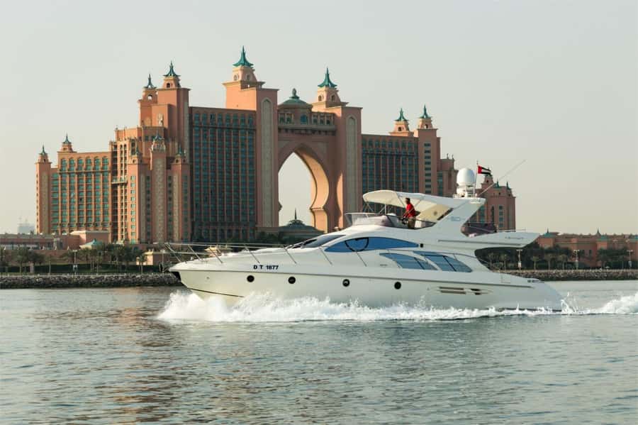 Dubai: Private Luxury Yacht Cruise for up to 20 People - Picking 2, 3, or 4 hours, and why the timing matters