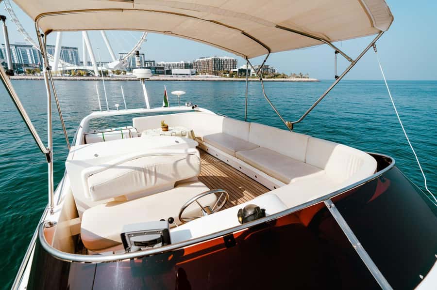 Dubai: Private Luxury Yacht Tour on a 50-Foot Yacht - Key things that make this yacht tour worth your time
