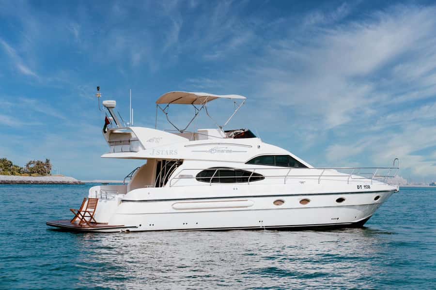 Dubai: Private Luxury Yacht Tour on a 50-Foot Yacht - Palm Jumeirah, Atlantis, and Dubai Ain from the water