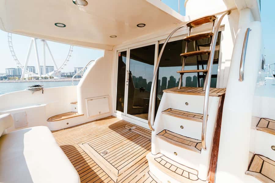 Dubai: Private Luxury Yacht Tour on a 50-Foot Yacht - Dubai Marina to Burj Al Arab: the route built for iconic views