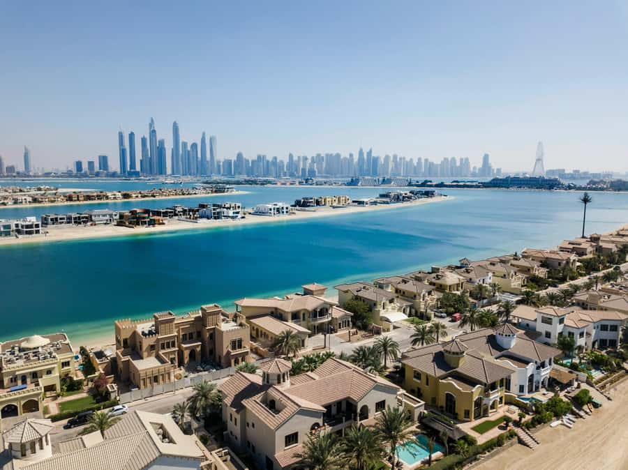Dubai: Private Stopover City Tour with Burj Khalifa Ticket - Palm Jumeirah in 30 minutes: the photo stop that actually sells the idea