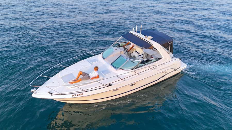 Dubai: Private Yacht Cruise for Unforgettable Memories - The crew: the difference between a nice cruise and a memorable one