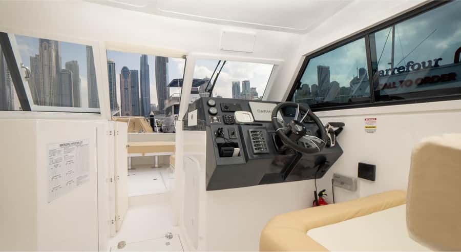 Dubai: Private Yacht Tour 36ft (+1 hr free) offer till Sep15 - Price and group value for a 36ft private yacht