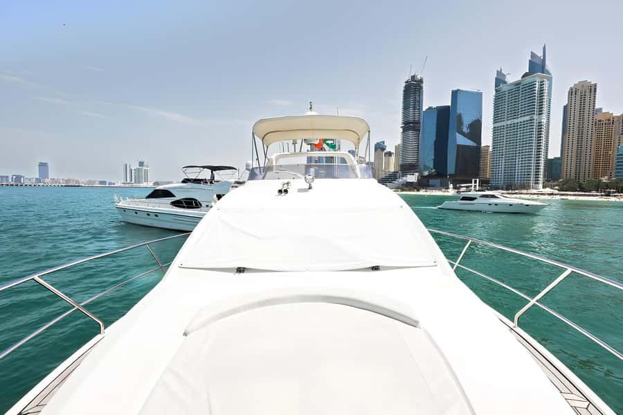 Dubai: Private Yacht Tour Experience with Soft Drinks - The 1-hour cruise: what you get, and why it still works