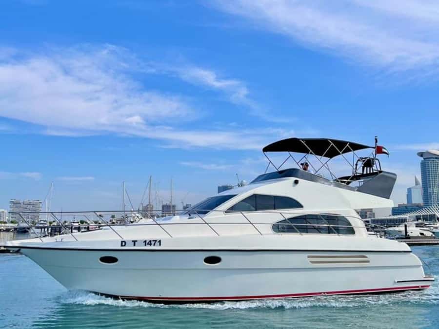 Dubai:Private Yacht with and Burj Al Arab Sightseeing. - Where you will go: Dubai Marina to the Palm and beyond