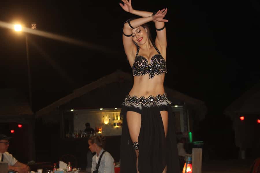 Dubai: Red Dune Desert, Dune Buggy Ride & BBQ Buffet Dinner - Belly Dancing and Tanura Shows: What You Actually Get in the Evening