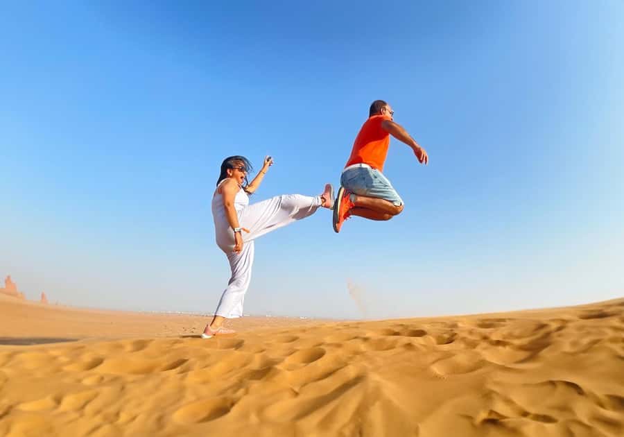 Dubai: Red Dunes Morning Desert Quad, Buggy or 4x4 Ride - Breakfast, water, and staying comfortable in a windy desert morning