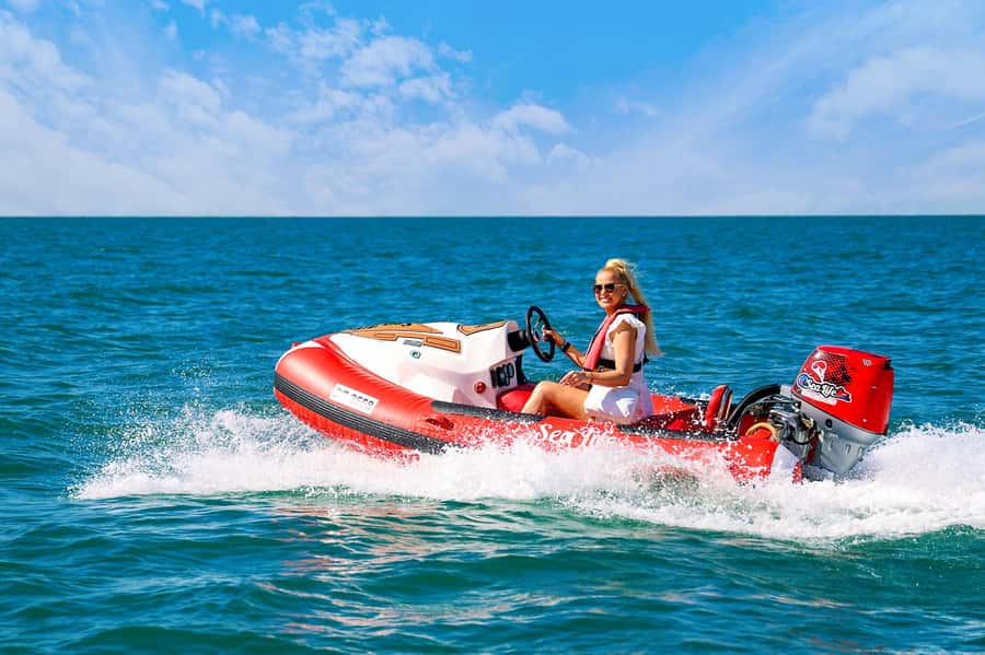 Dubai: Self-Drive Boat Experience for 1 or 2 People - Speed, music, and the small things that affect your experience