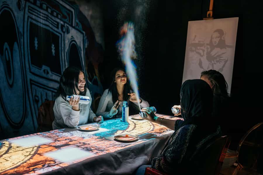 Dubai: Seven Paintings Immersive Dining Show Tickets - Dress code and comfort tips (so you can enjoy the show, not fight it)