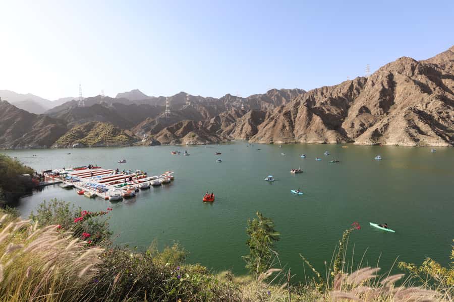 Dubai: Sheikh Zayed Mosque, Fujairah and Khorfakkan Tour - Sheikh Zayed Mosque in Fujairah: what to notice during your walk-through