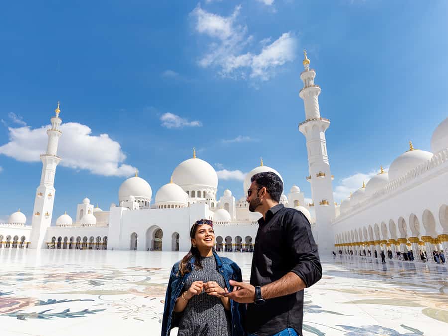 Dubai: Sheikh Zayed Mosque & Qasr Al Watan Tour with Pickup - Key things to know before you go