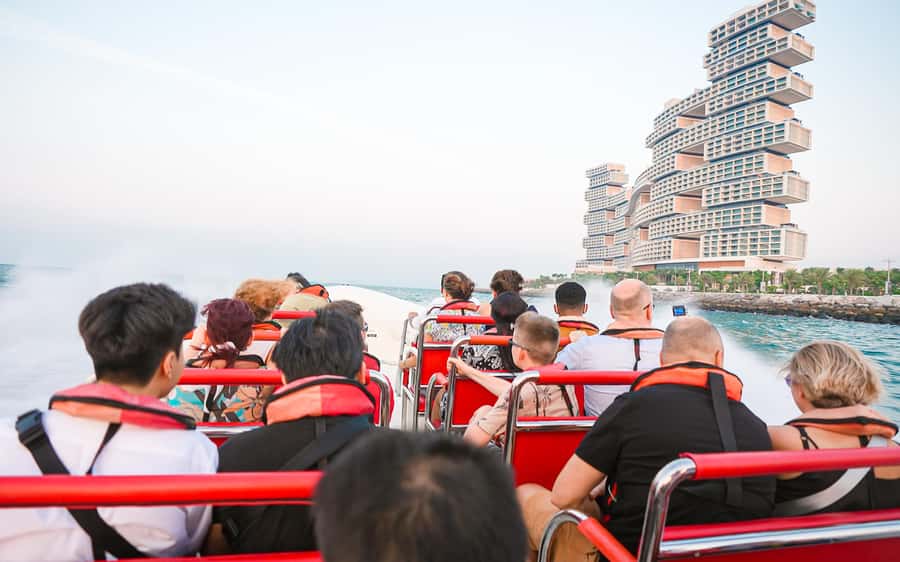 Dubai: Sightseeing Speedboat Tour with Live Tour Guide - Who This Tour Fits (and Who Should Skip It)