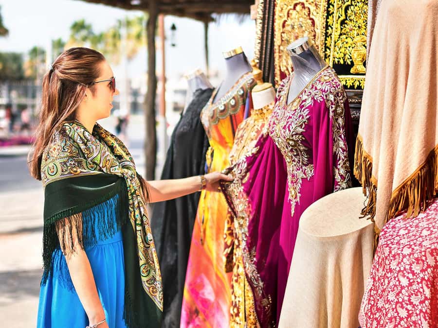 Dubai: Signature Old Town, Heritage Souks & Traditional Abra - Gold Souk: the short guided stop that helps you shop smarter