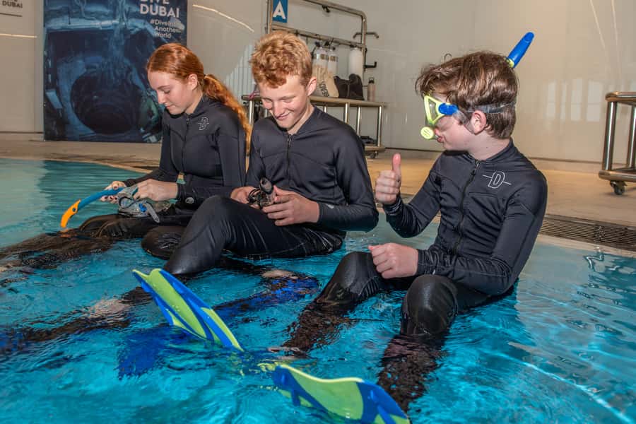 Dubai: Snorkeling at Deep Dive World's Deepest Pool - Gear up: what’s included and how the life jacket shapes the experience