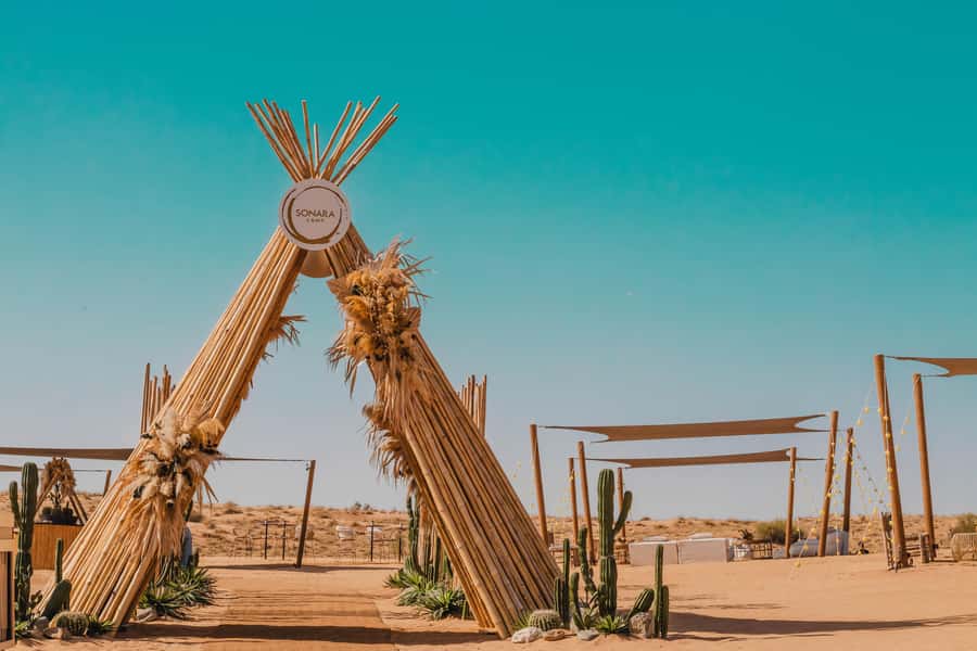 Dubai: Sonara Camp Sunset and Dinner, Shows, and Activities - Sunset Lounge And Falcon Show: Golden Hour Is The Main Character