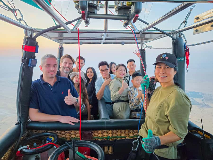 Dubai: Sunrise Hot Air Balloon Flight, Breakfast, Camel Ride - Getting There in a 4x4, and Why Pickup Matters