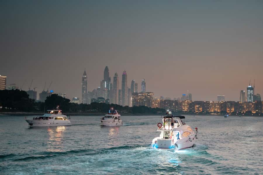 Dubai: Sunset & Night Cruise with Bites and Drinks - Food and Drinks: Snacks, Sliders, and Free-Flowing Drinks