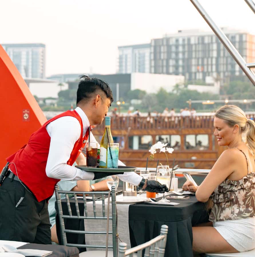 Dubai: Sunset or Dinner Cruise with Live Music & Open Bar - Value Check: Is $51 for 90 Minutes Actually a Deal?