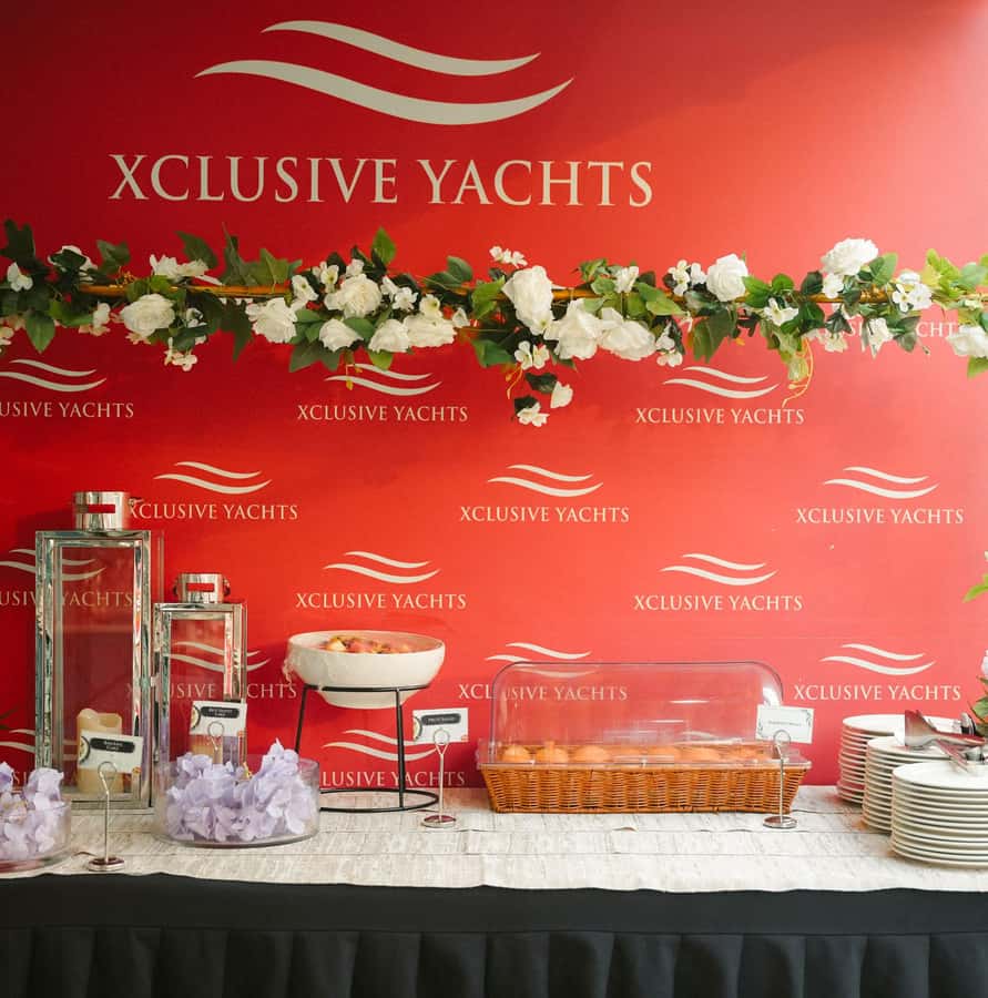 Dubai: Sunset or Dinner Cruise with Live Music & Open Bar - When the Lower Deck Is Still a Win