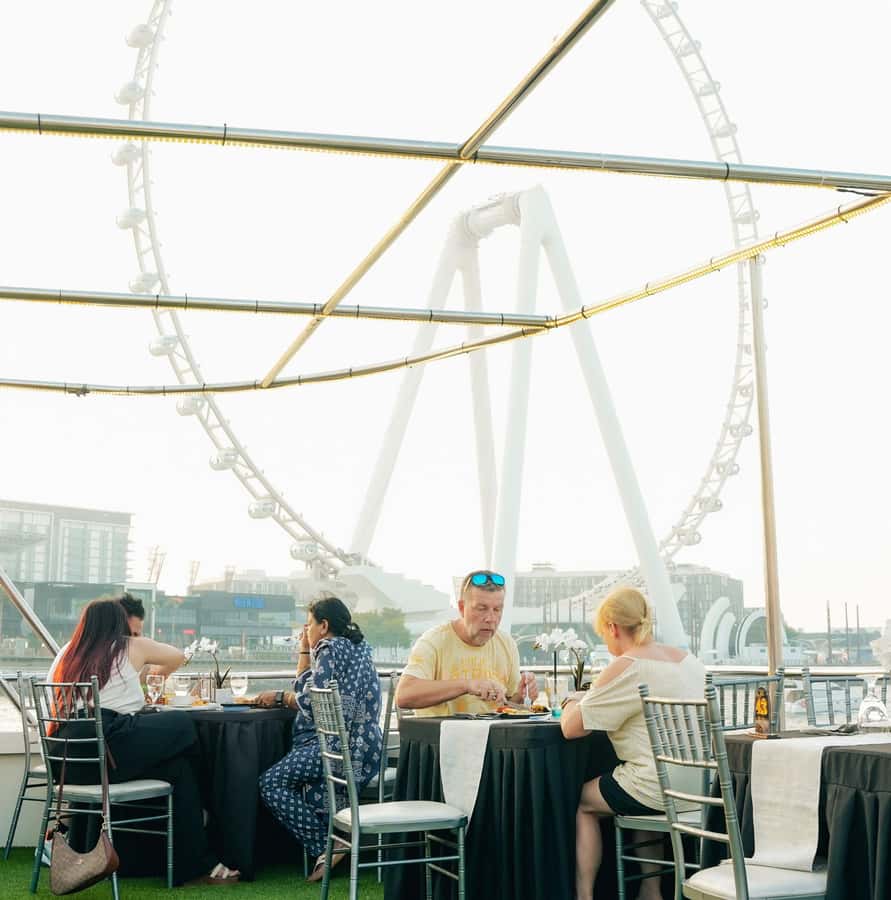 Dubai: Sunset or Dinner Cruise with Live Music & Open Bar - Who This Cruise Fits Best (And Who Should Skip It)