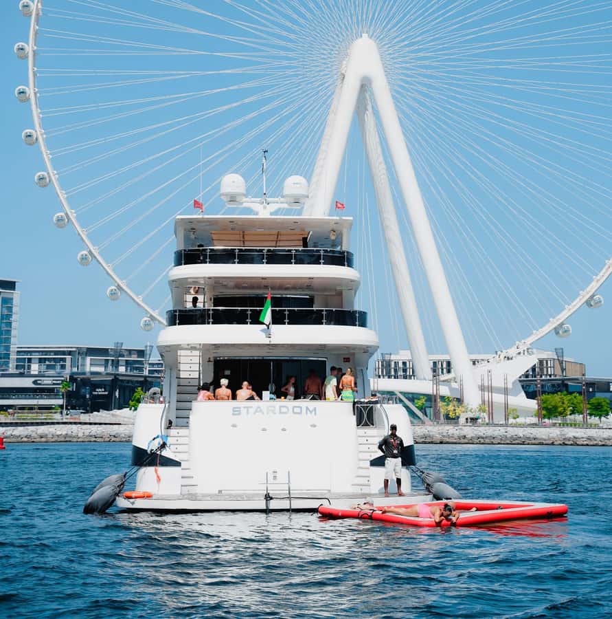 Dubai: Superyacht Experience with Live Music & Drinks - Key things you will notice on this superyacht