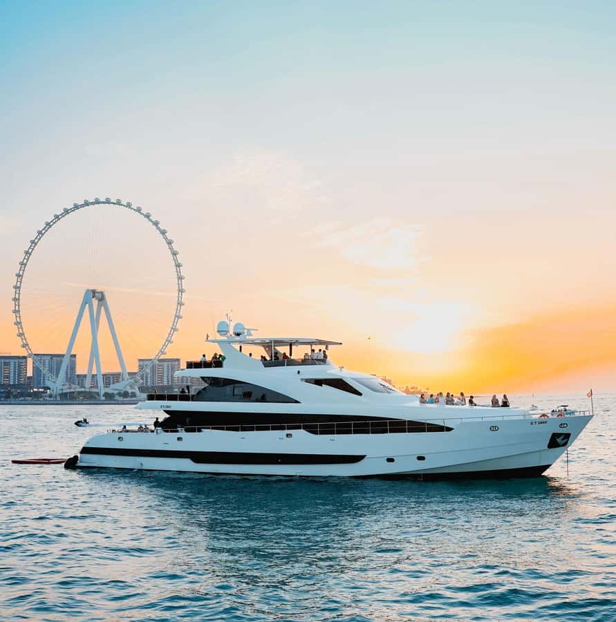 Dubai: Superyacht Experience with Live Music & Drinks - Who should book it, and who should skip it