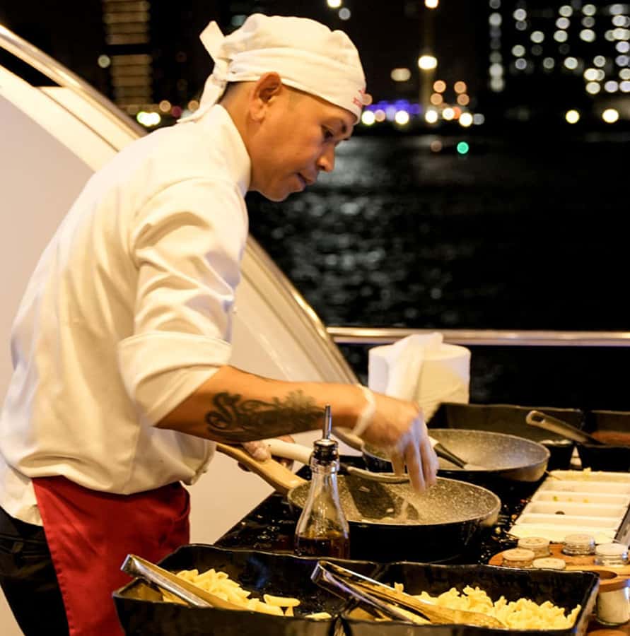 Dubai: Superyacht Experience with Party & Live DJ - Price and Value: Why About $113 Can Actually Make Sense