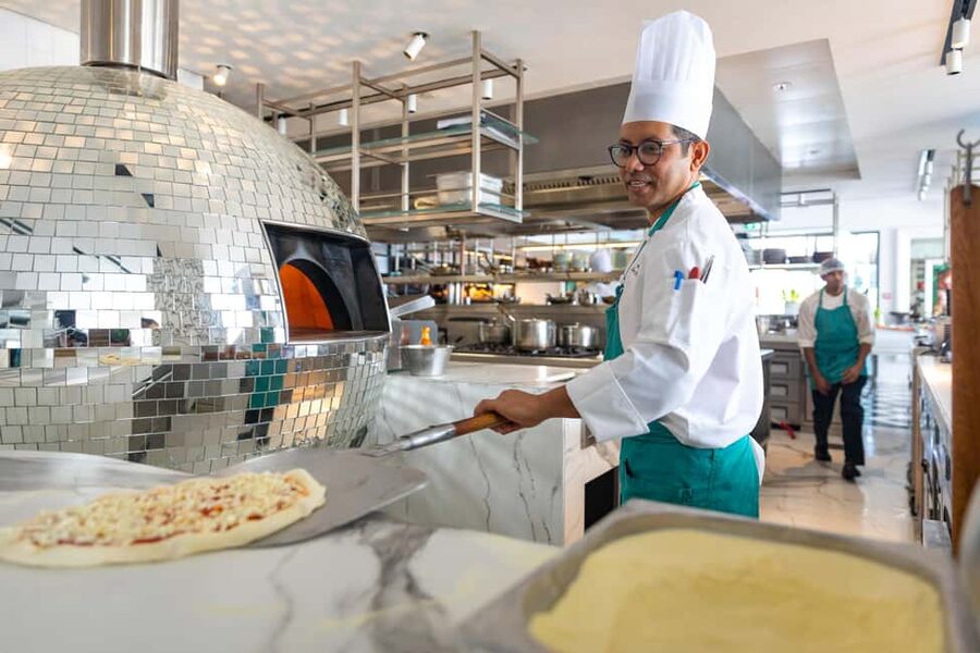 Dubai: The Palm Saturday Brunch with Unlimited Food & Drinks - Price and value: is $109 per person worth it?