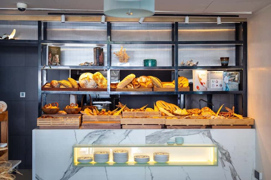 Dubai: The Palm Saturday Brunch with Unlimited Food & Drinks - Should you book the Dubai Palm Saturday brunch at Th8 Palm?