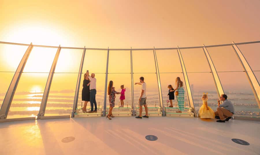 Dubai: The View At The Palm Ticket & 1.5 Afternoon Yacht - The handoff from deck to yacht: the timing gap you should plan for