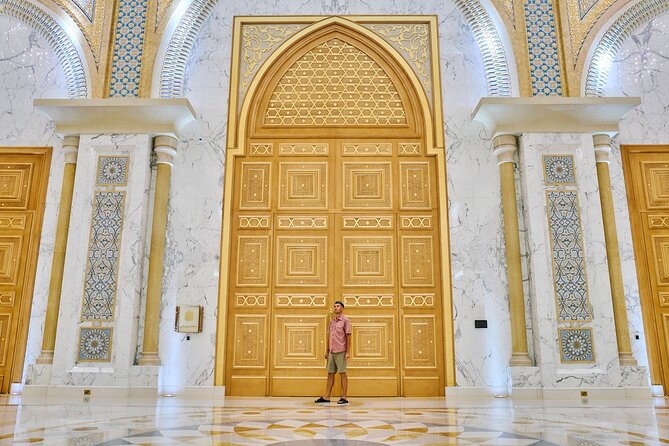 Dubai to Abu Dhabi Day Trip: Grand Mosque, Palace & Etihad Towers - Marina Mall Stop: Air Conditioning, Lunch Options, and a Reset Button