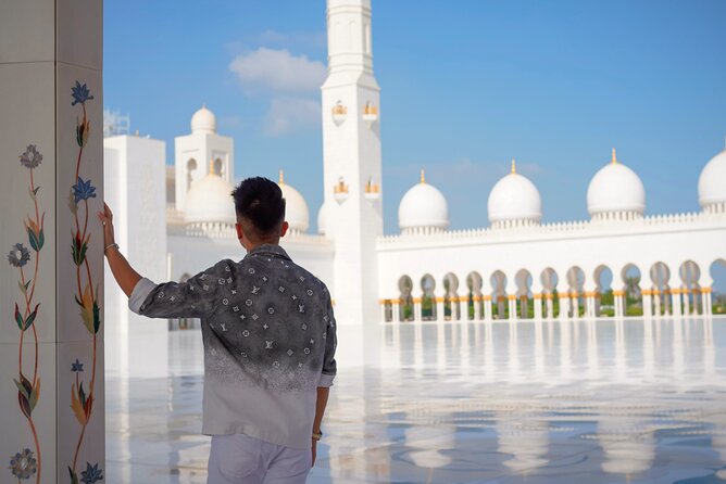 Dubai To Abu Dhabi: Grand Mosque, Royal Palace & Etihad Towers - Sheikh Zayed Grand Mosque: The Main Event, Dress Code Included