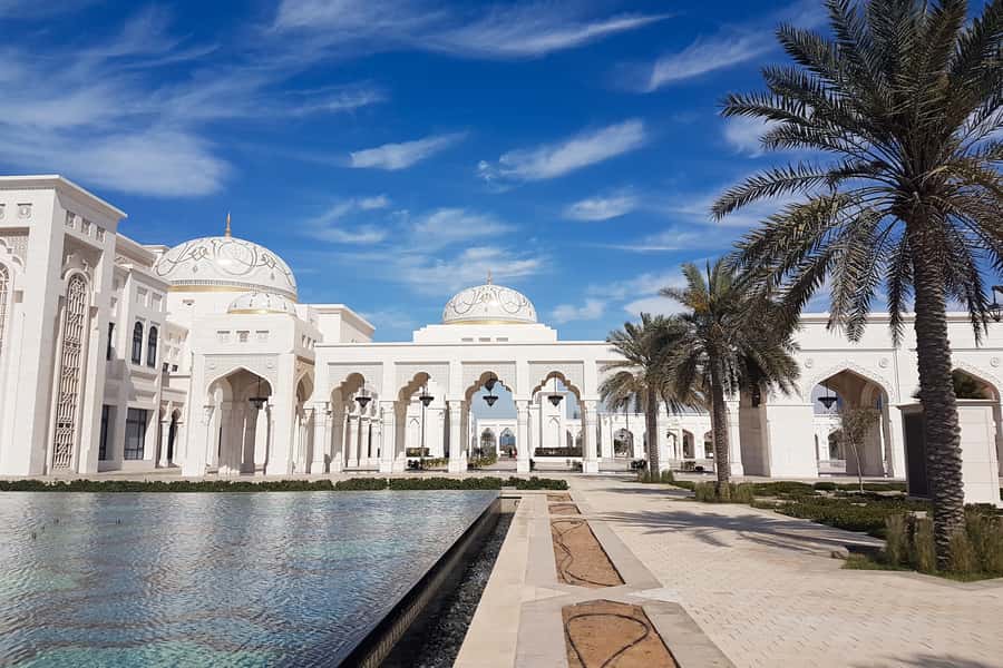 Dubai to Abu Dhabi Private Tour: Grand Mosque & Royal Palace - Etihad Towers observation deck: your 360-degree payoff