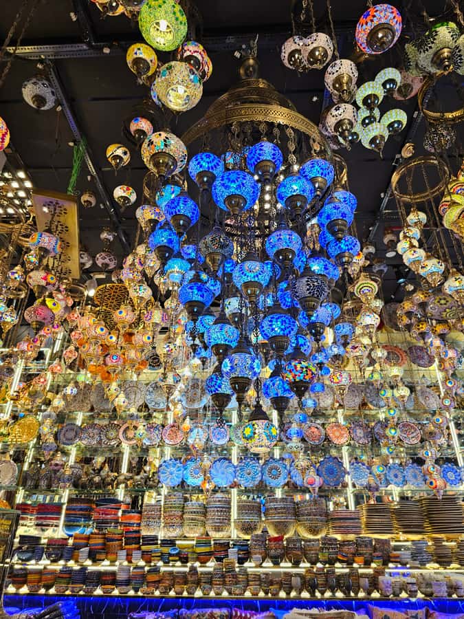 Dubai: Top 15 Must-See Dubai Sightseeing Tour in a SUV/VAN - Shawarma break and the included food you should actually like