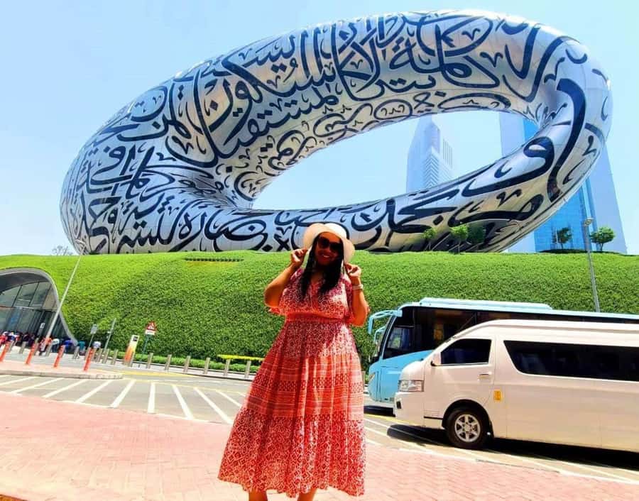 Dubai: Top Must-See Sights Tour with Burj Khalifa At The Top - Al Bastakiya and Al Fahidi: the walk where Dubai’s old texture shows up