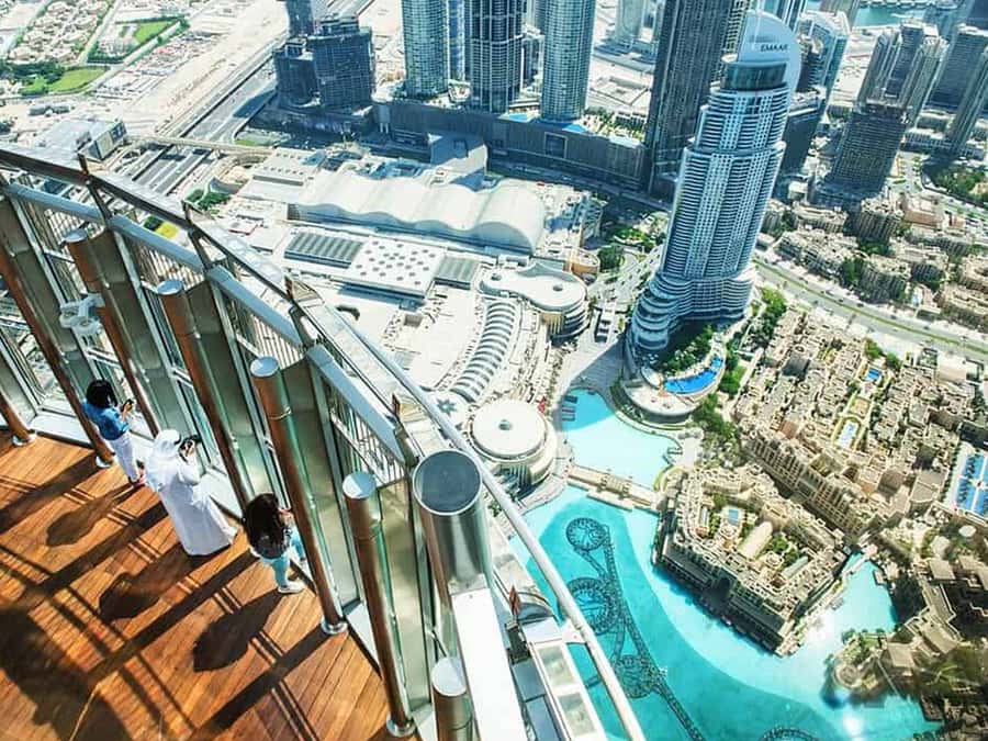 Dubai: Traditional and Modern Tour with Burj Khalifa Ticket - Getting around in comfort, and how the day stays manageable
