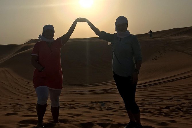 Dubai: Unique SUNSET 4WD Red Dunes Safari - Comfort, Clothing, and Food Timing (So the Desert Feels Fun)
